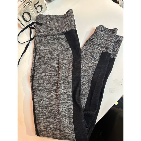 Victoria's Secret Pink Pants - Pink Active Leggings *S*